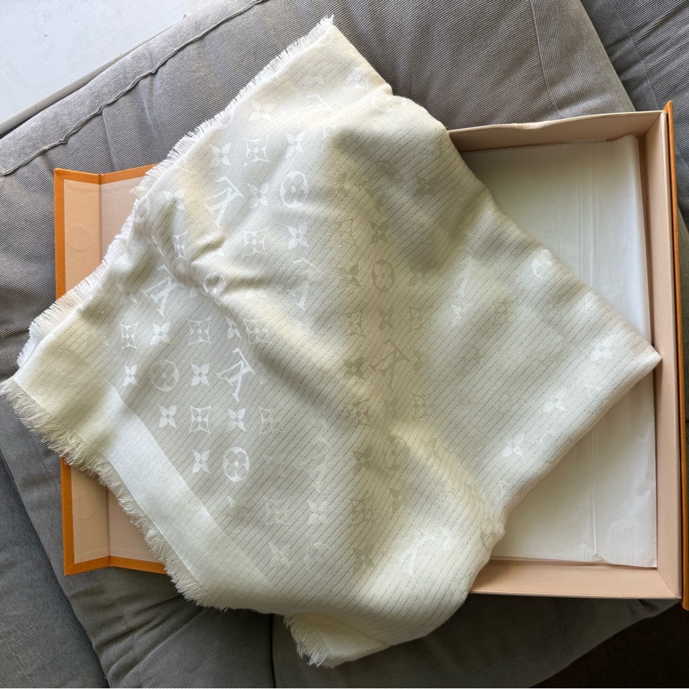 Louis Vuitton White with Gold Threading “Shine” Wool and Silk Scarf Shawl